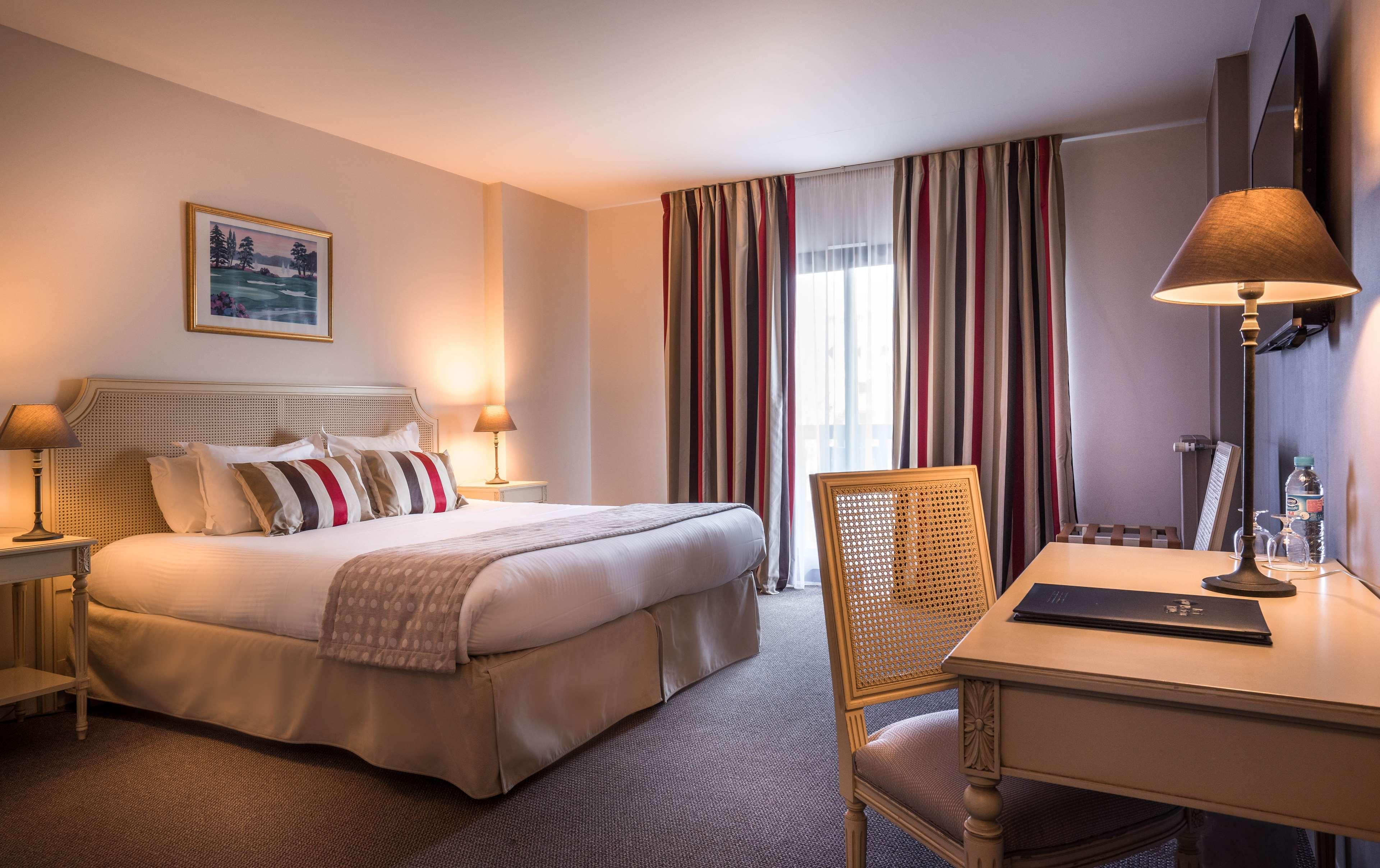 Best Western Plus Hostellerie Du Vallon Trouville-sur-Mer Bagian luar foto
