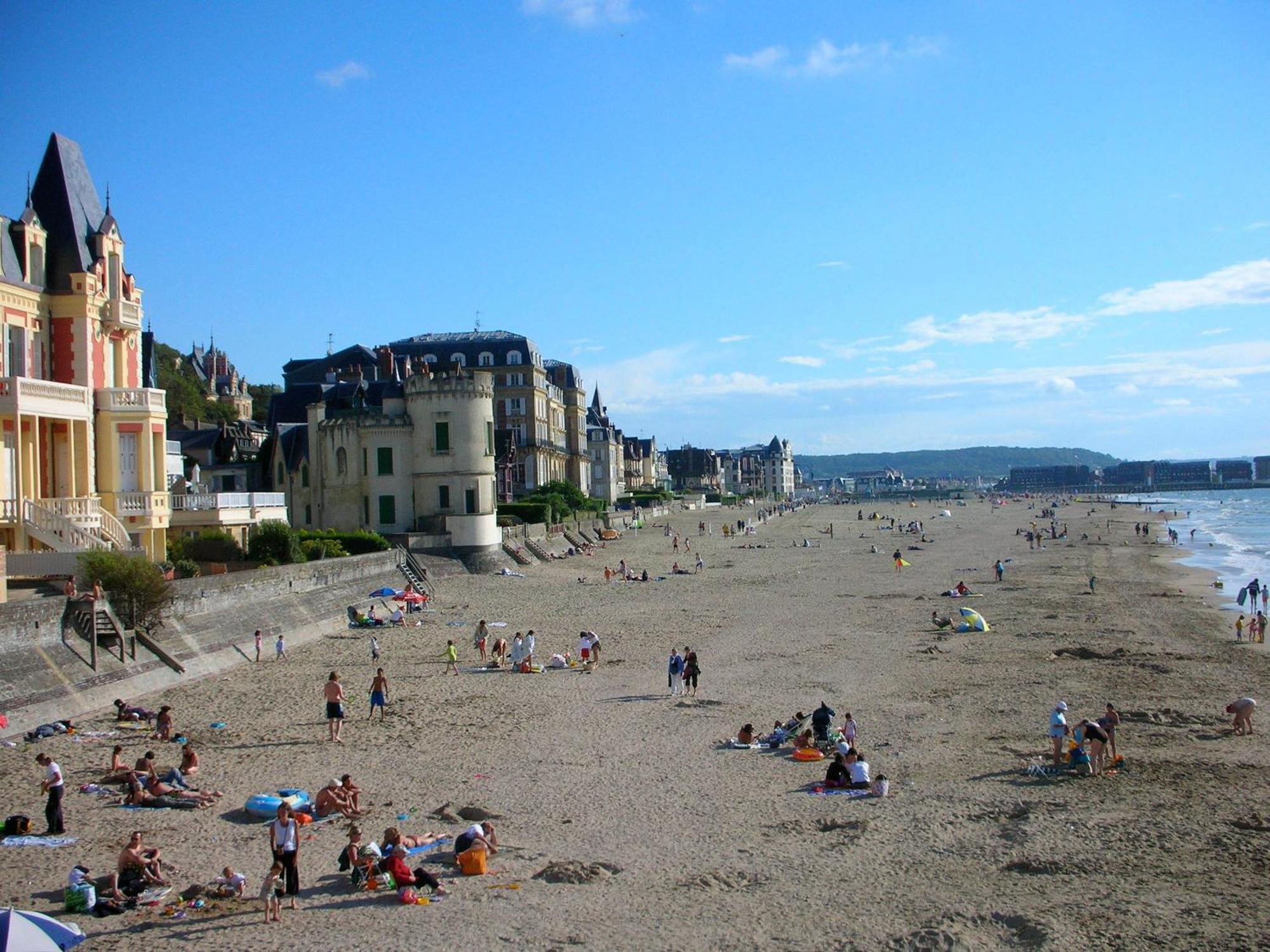 Best Western Plus Hostellerie Du Vallon Trouville-sur-Mer Bagian luar foto