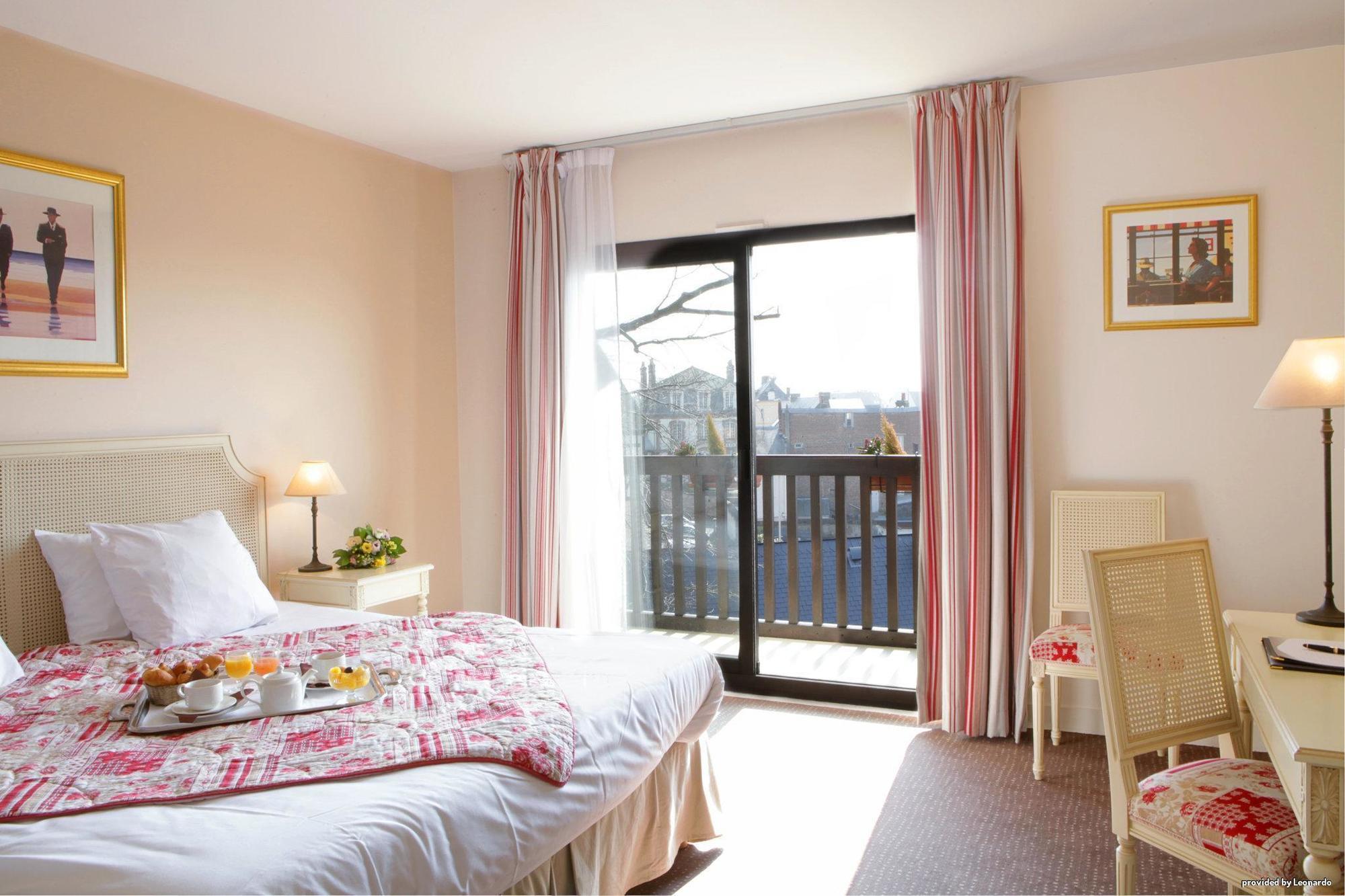Best Western Plus Hostellerie Du Vallon Trouville-sur-Mer Ruang foto